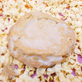Load image into Gallery viewer, Popcorn Frosted Cookie