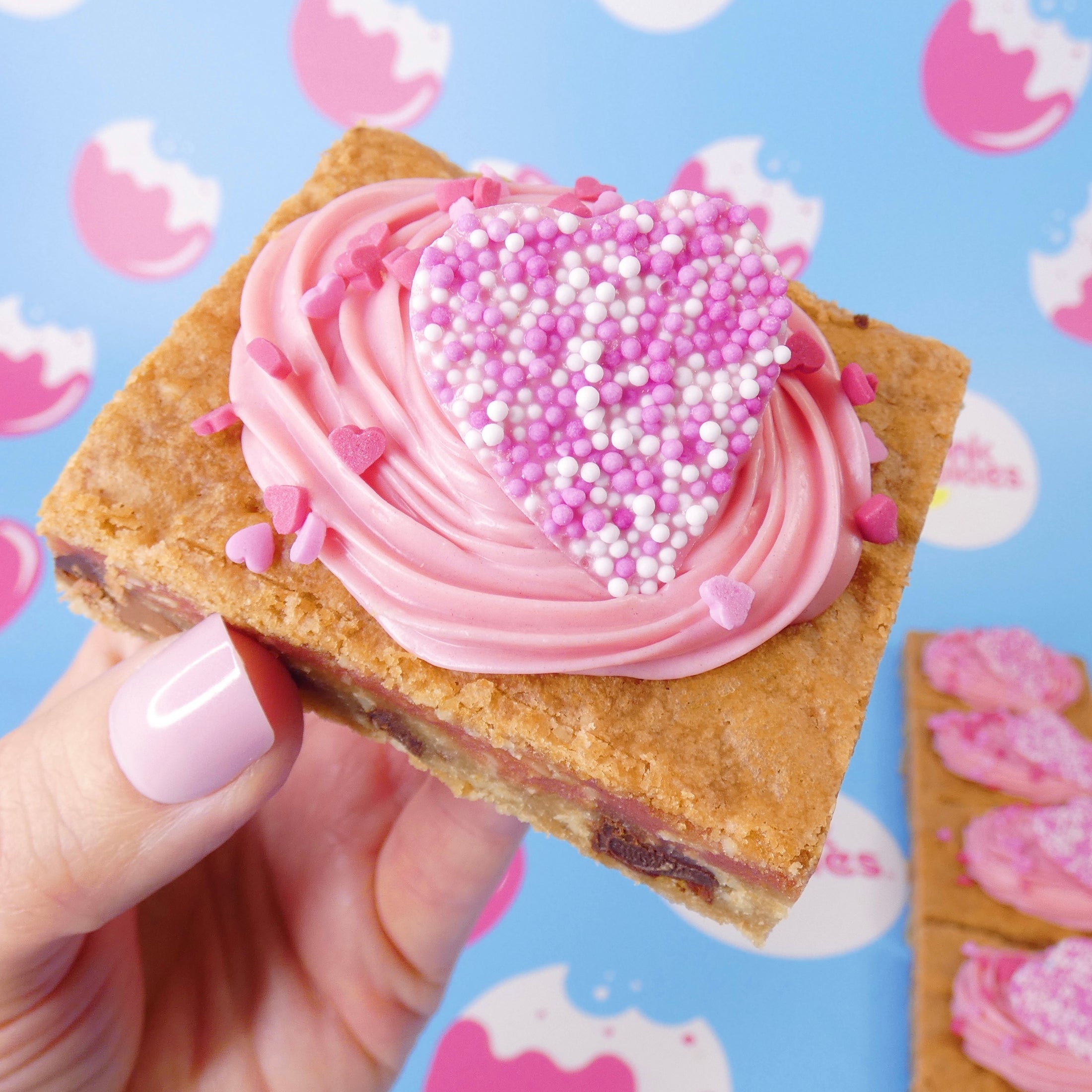 Love Is In The Air Cookie Slice (FREE WITH ORDERS OVER £20 ADD TO BASKET)